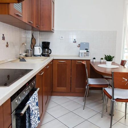 Lovely Apt In Peristeri Athena Bagian luar foto