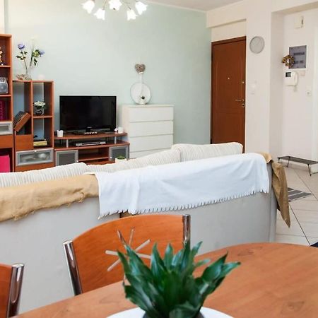 Lovely Apt In Peristeri Athena Bagian luar foto