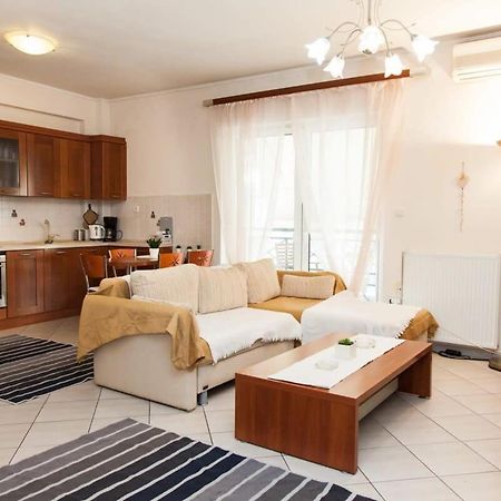 Lovely Apt In Peristeri Athena Bagian luar foto