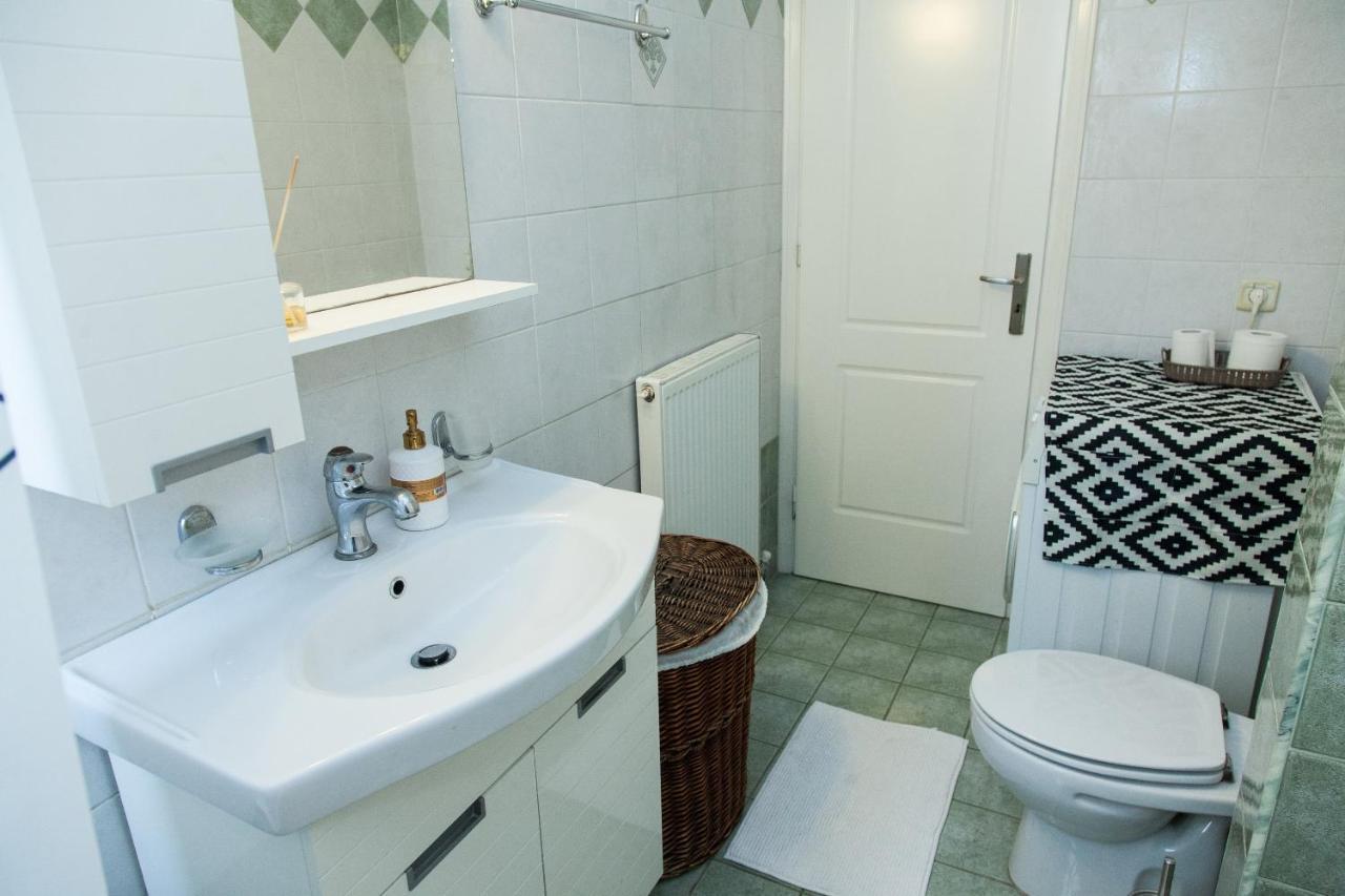 Lovely Apt In Peristeri Athena Bagian luar foto