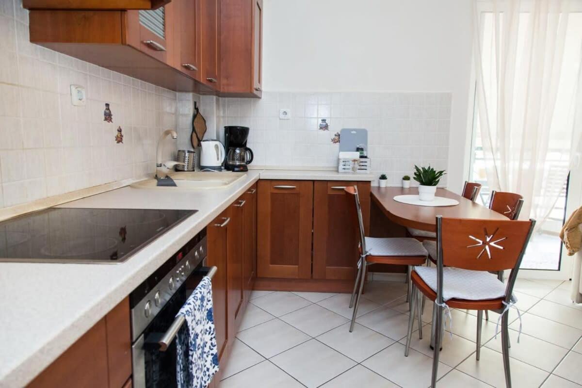 Lovely Apt In Peristeri Athena Bagian luar foto