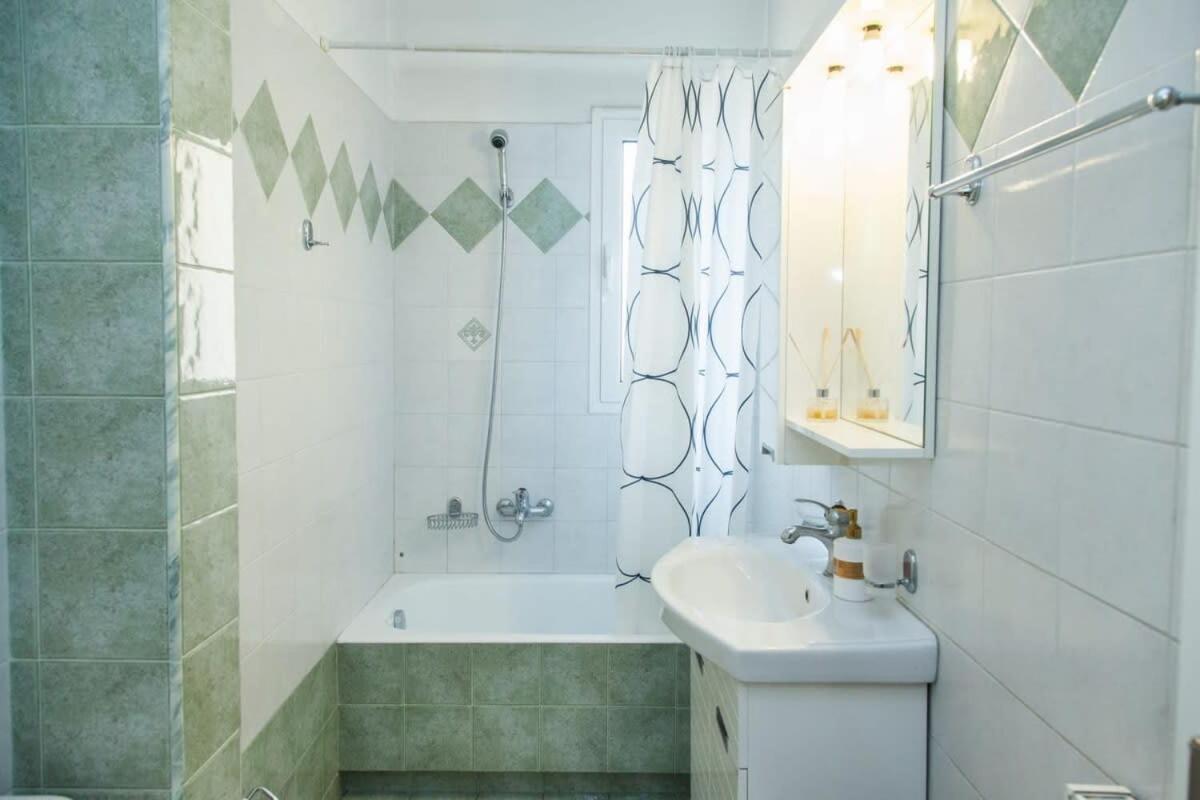Lovely Apt In Peristeri Athena Bagian luar foto