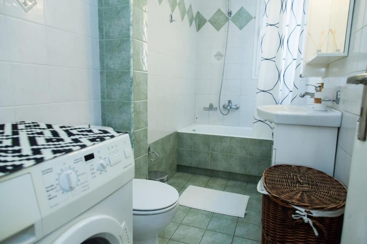 Lovely Apt In Peristeri Athena Bagian luar foto
